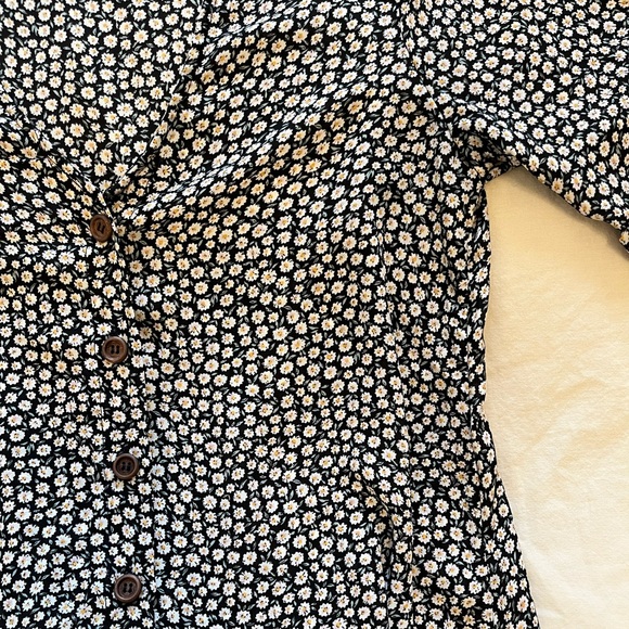 Size 6 Missguided Ditsy Floral Oversized Shift Dress - Picture 2 of 3